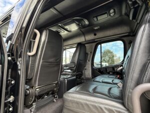 2015_Freighliner_M2_112_Sportchassis_2493_4011