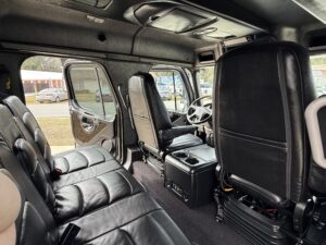 2015_Freighliner_M2_112_Sportchassis_2493_4014