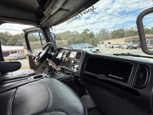 2015_Freighliner_M2_112_Sportchassis_2493_4017